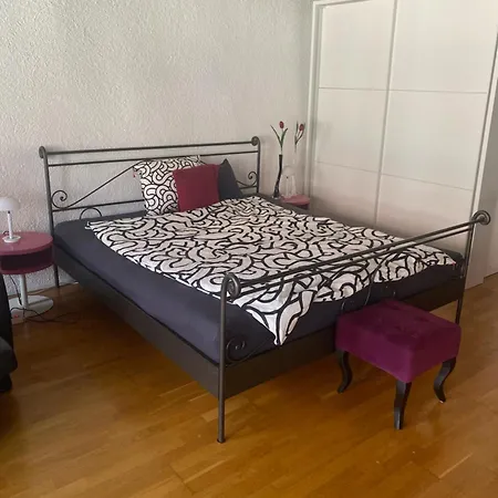 Joline Private Guest Feel