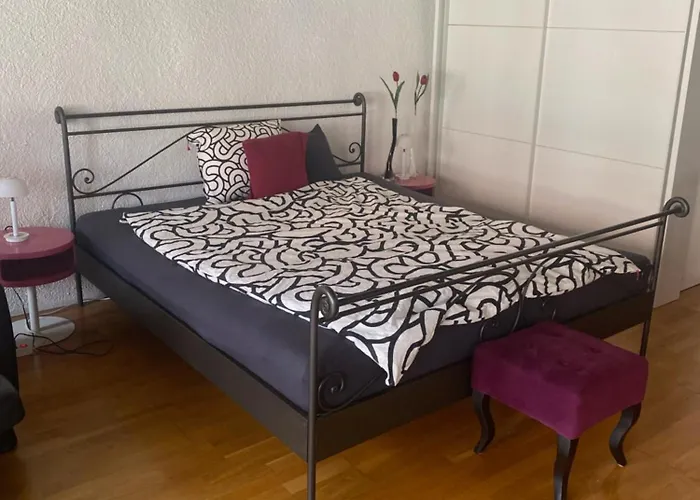 Joline Private Guest Feel